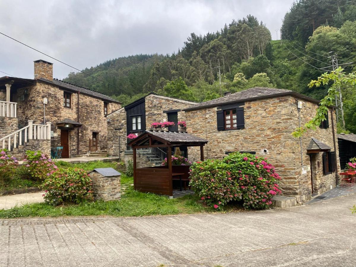Casas Rurales Tareira En Taramundi Exterior foto