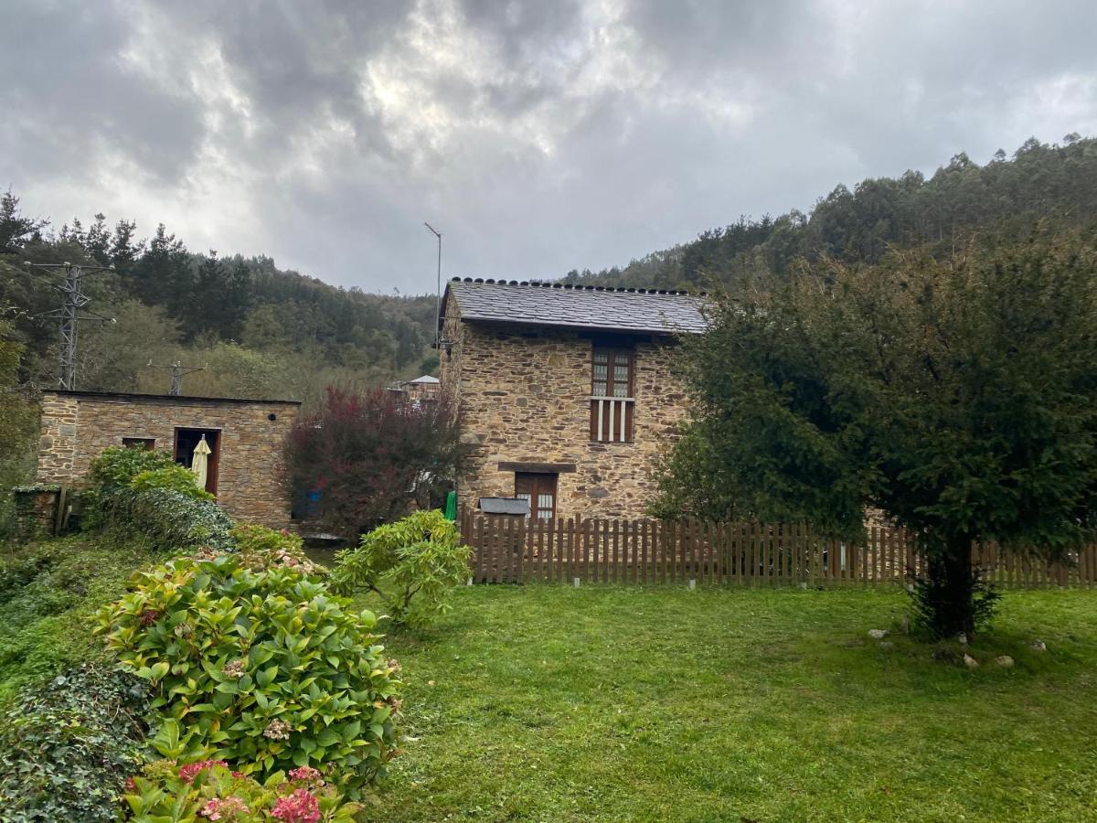 Casas Rurales Tareira En Taramundi Exterior foto